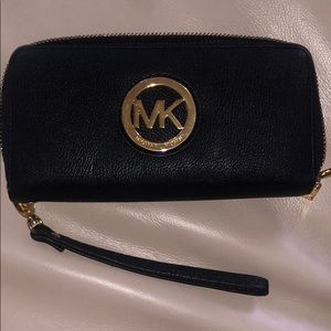 Michael Kors double zipper wristlet